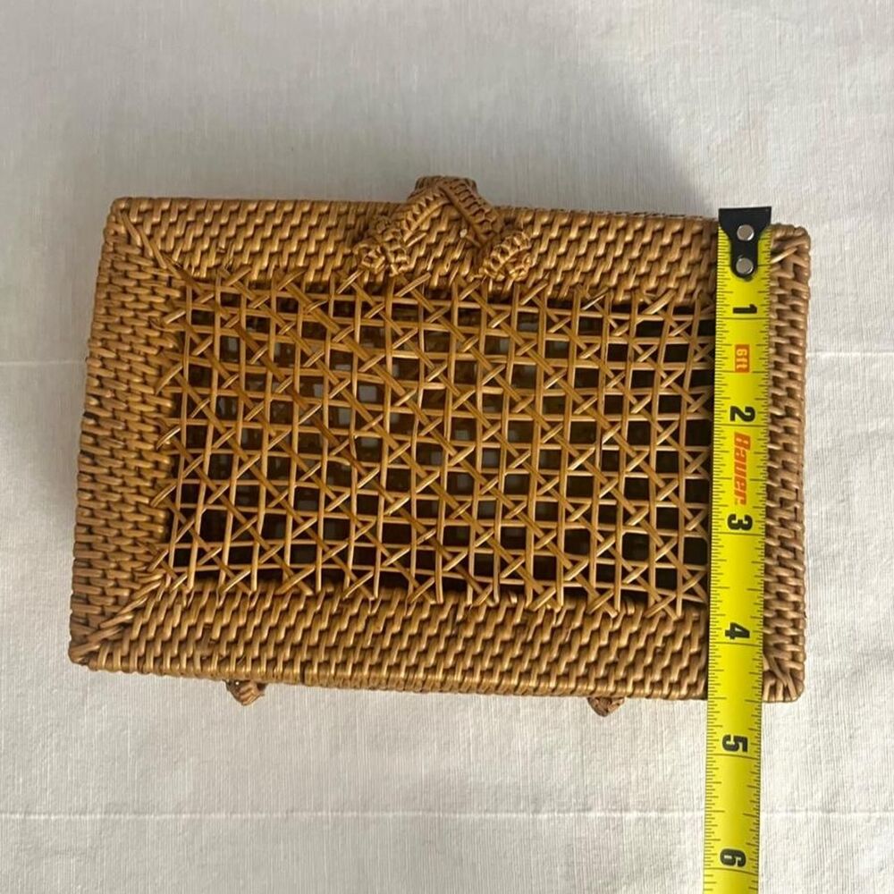 Adorable Rattan Clutch - Picture 6 of 7